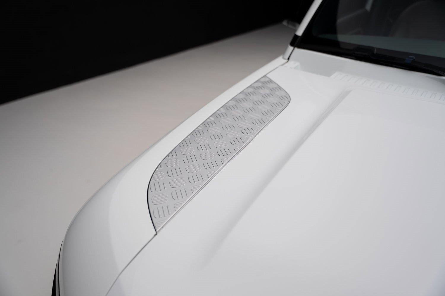 Used 2023 Land Rover Defender 130 First Edition image 13