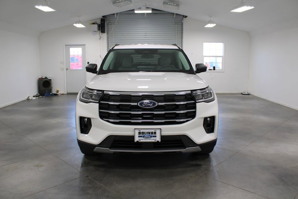 New 2025 Ford Explorer Active w/ Active Comfort Package image 2