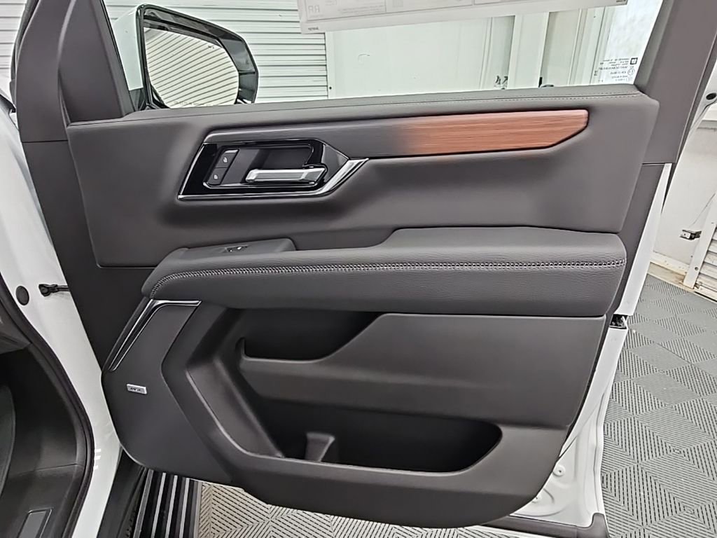 New 2026 GMC Yukon Denali w/ Sun & Power Step Package AWD/4WD image 46