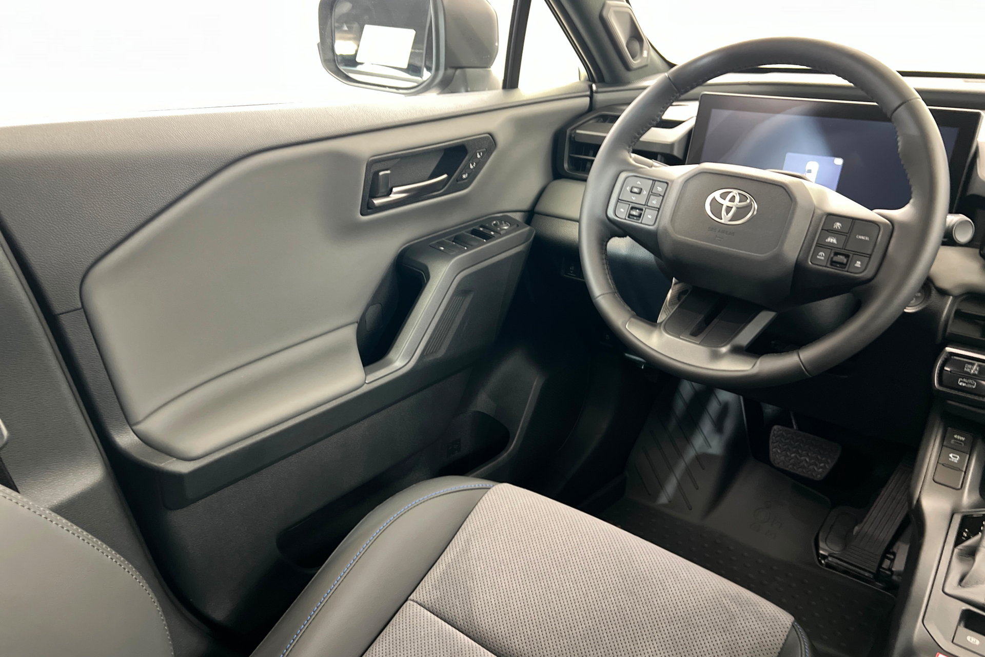 New 2026 Toyota RAV4 XSE AWD/4WD image 11