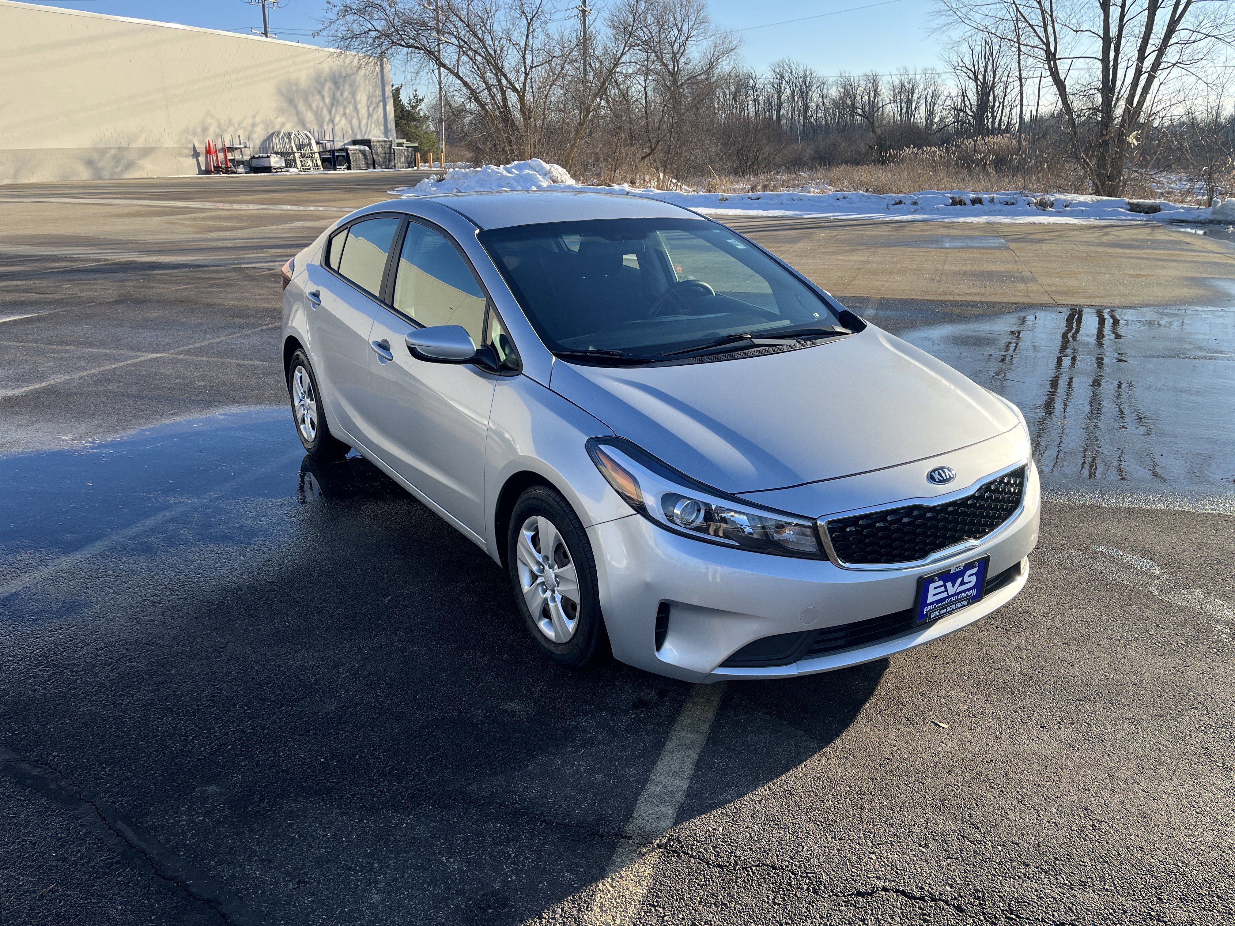 Used 2017 Kia Forte LX image 8
