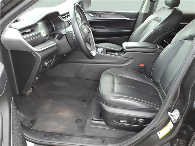 Used 2022 Jeep Grand Cherokee L Limited image 16