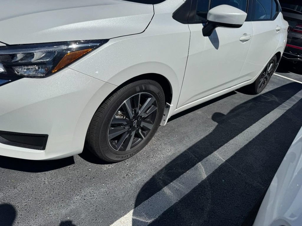 Used 2025 Nissan Versa SV w/ Trunk Package FWD image 4