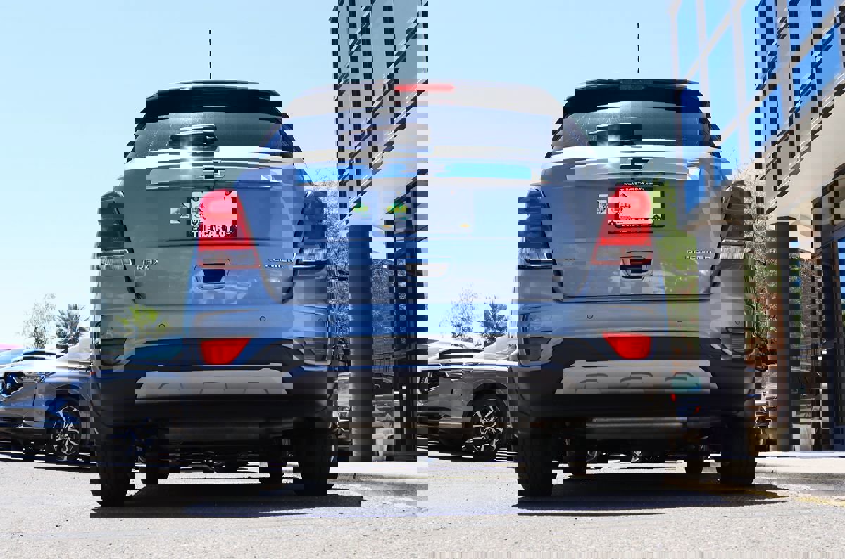 Used 2020 Chevrolet Trax Premier w/ LPO, Protection Package FWD image 12