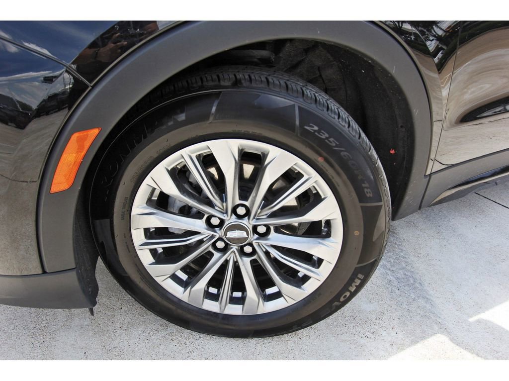 Certified 2025 Cadillac XT4 Premium Luxury FWD image 32