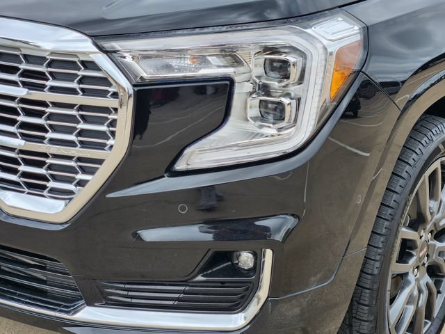 Used 2024 GMC Terrain Denali w/ Black Diamond Edition AWD/4WD image 17