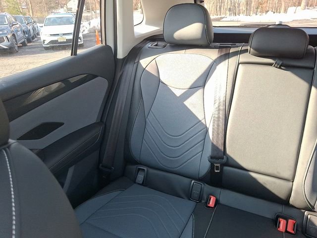 Certified 2025 Volkswagen Tiguan SE w/ Panoramic Sunroof Package AWD/4WD image 18