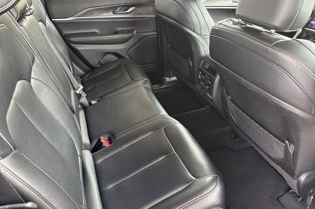 Used 2024 Jeep Grand Cherokee Limited AWD/4WD image 24