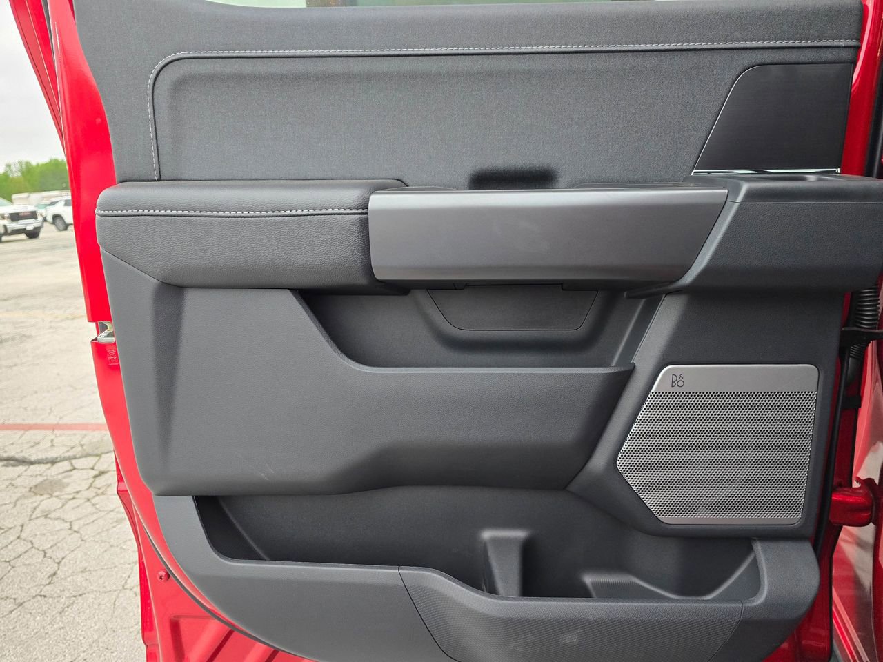 Used 2025 Ford F150 Lariat w/ Equipment Group 501A Mid image 11