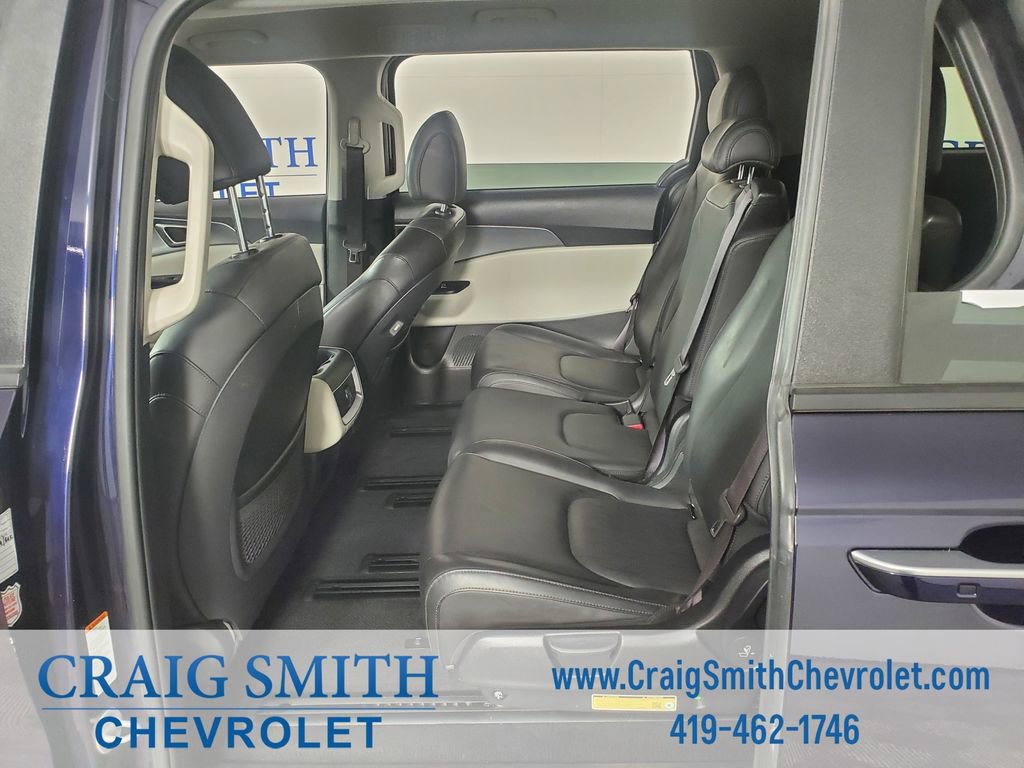 Used 2024 Kia Carnival LX FWD image 14