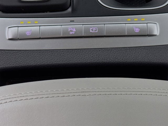 Used 2024 Kia Carnival LX FWD image 19