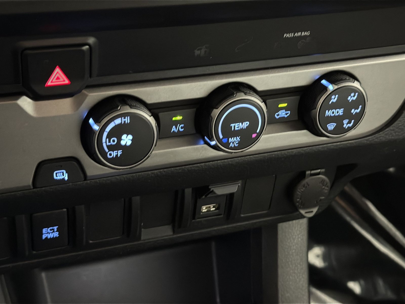 Used 2022 Toyota Tacoma SR w/ SR Convenience Package RWD image 21