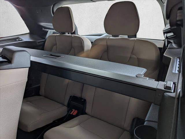 New 2026 Volvo XC90 B5 Plus w/ Protection Package AWD/4WD image 18