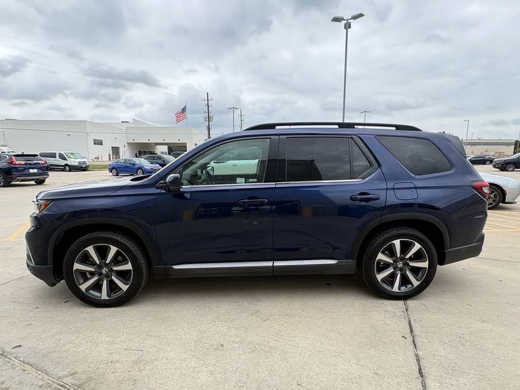 Certified 2023 Honda Pilot Touring image 4