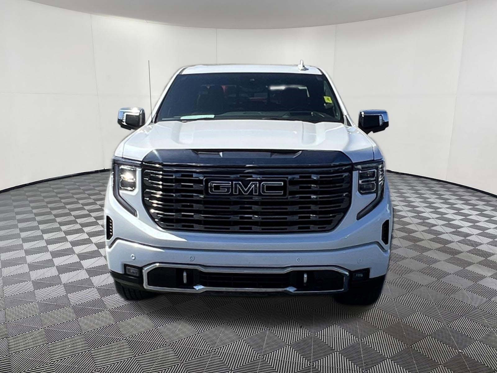 Used 2024 GMC Sierra 1500 Denali Ultimate AWD/4WD image 2