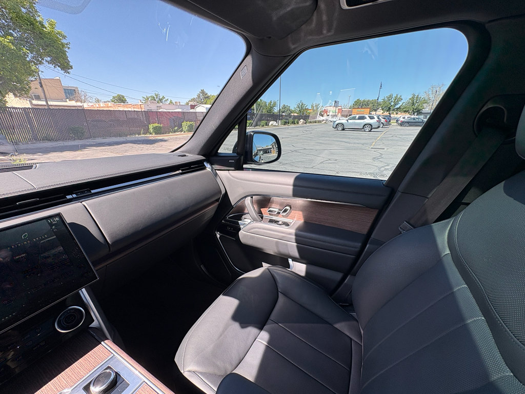 Used 2023 Land Rover Range Rover Long Wheelbase SE AWD/4WD image 32