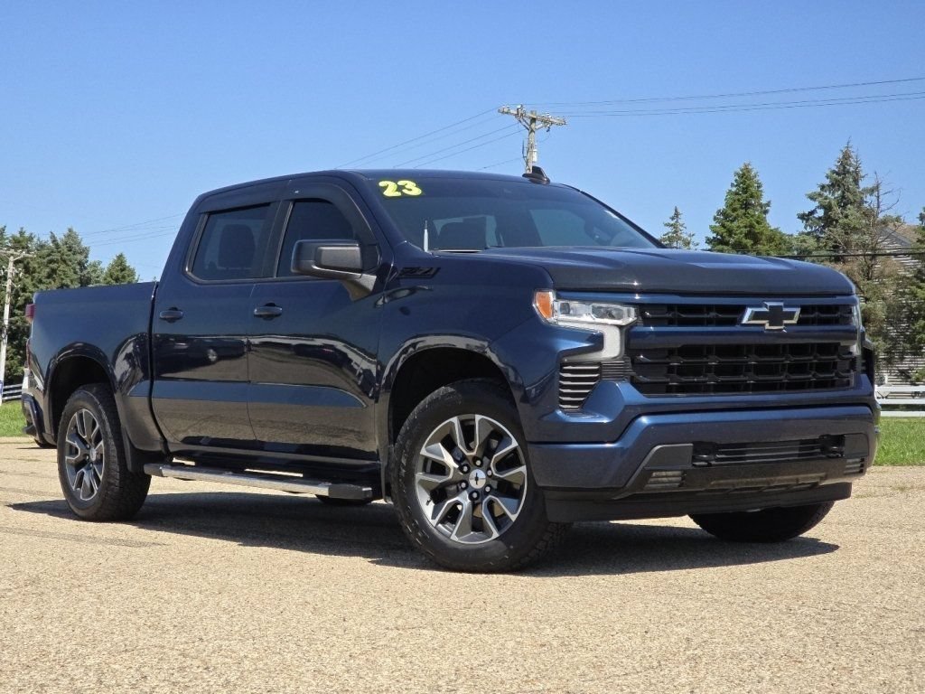 Used 2023 Chevrolet Silverado 1500 RST AWD/4WD image 2