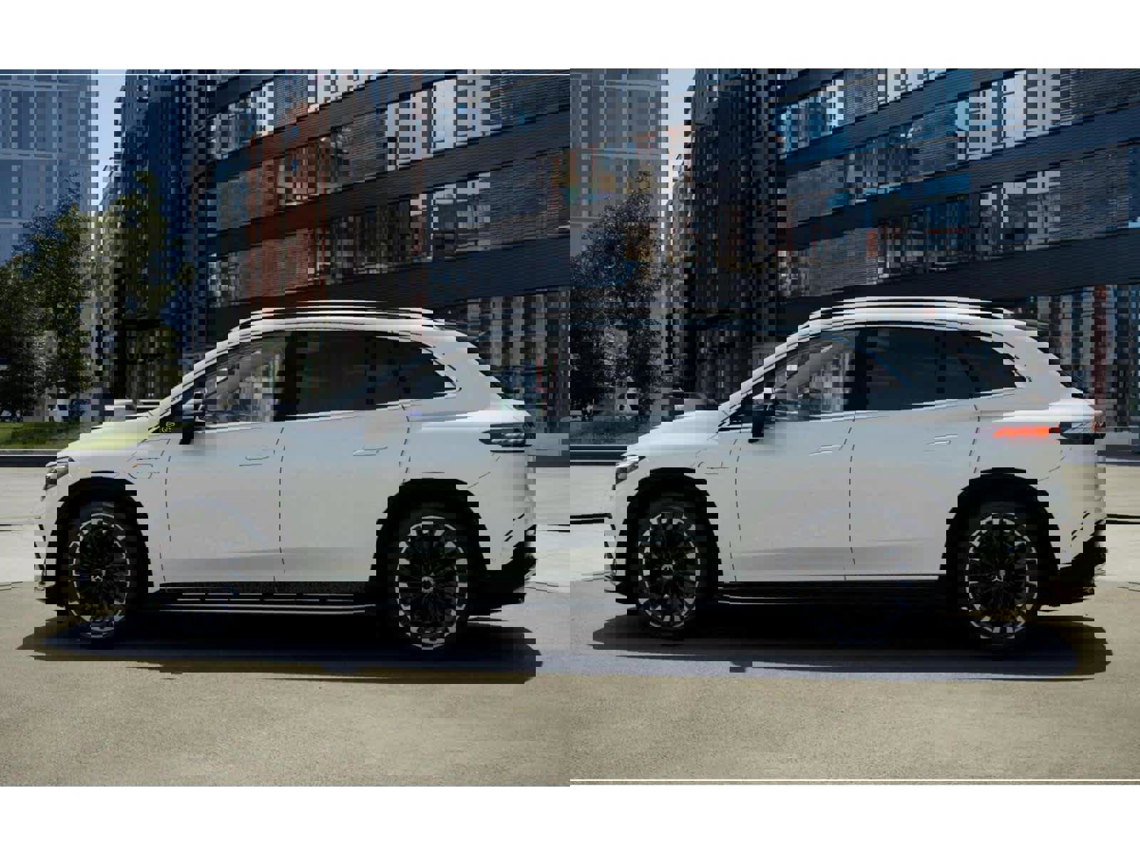 New 2026 Mercedes-Benz EQS 550 4MATIC SUV image 32