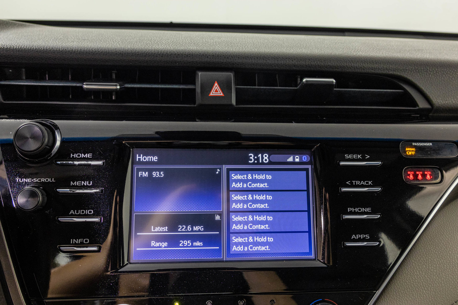 Used 2018 Toyota Camry LE FWD image 23