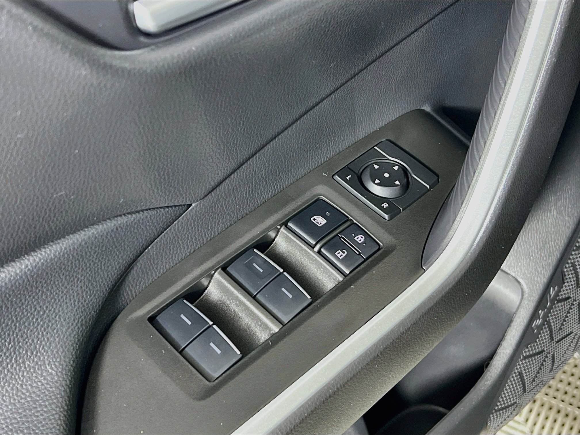 Used 2025 Toyota RAV4 XLE w/ Convenience Package AWD/4WD image 19