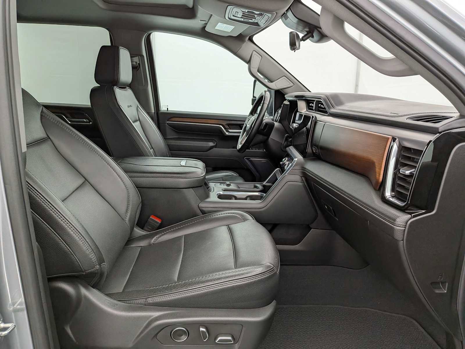 Used 2024 GMC Sierra 3500 Denali w/ Denali Reserve Package AWD/4WD image 22