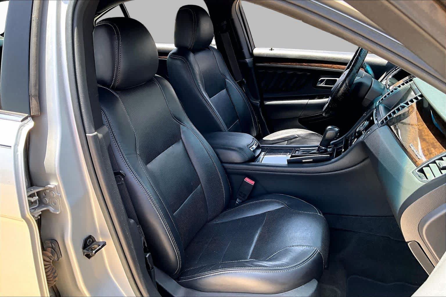 Used 2013 Ford Taurus Limited FWD image 8