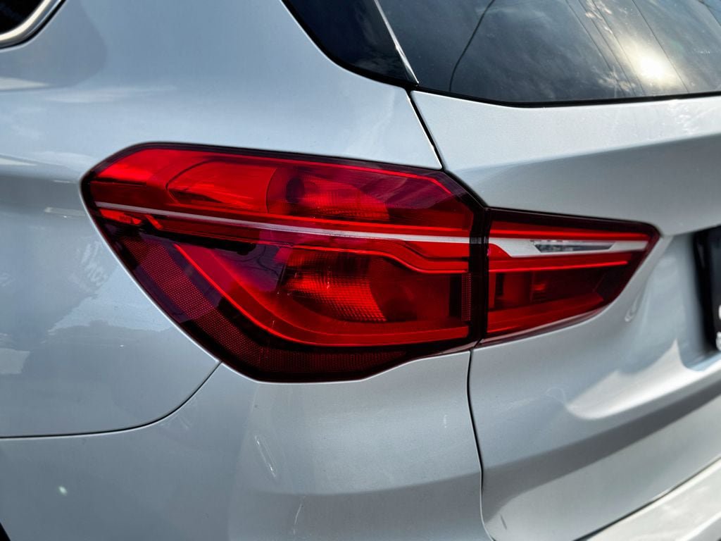 Used 2018 BMW X1 xDrive28i AWD/4WD image 12