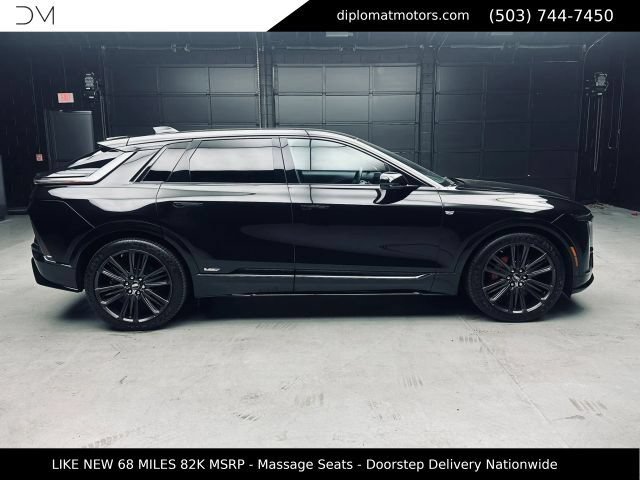 Used 2026 Cadillac Lyriq V AWD/4WD image 8