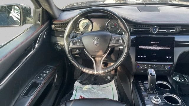 Used 2023 Maserati Quattroporte Modena Q4 AWD/4WD image 17
