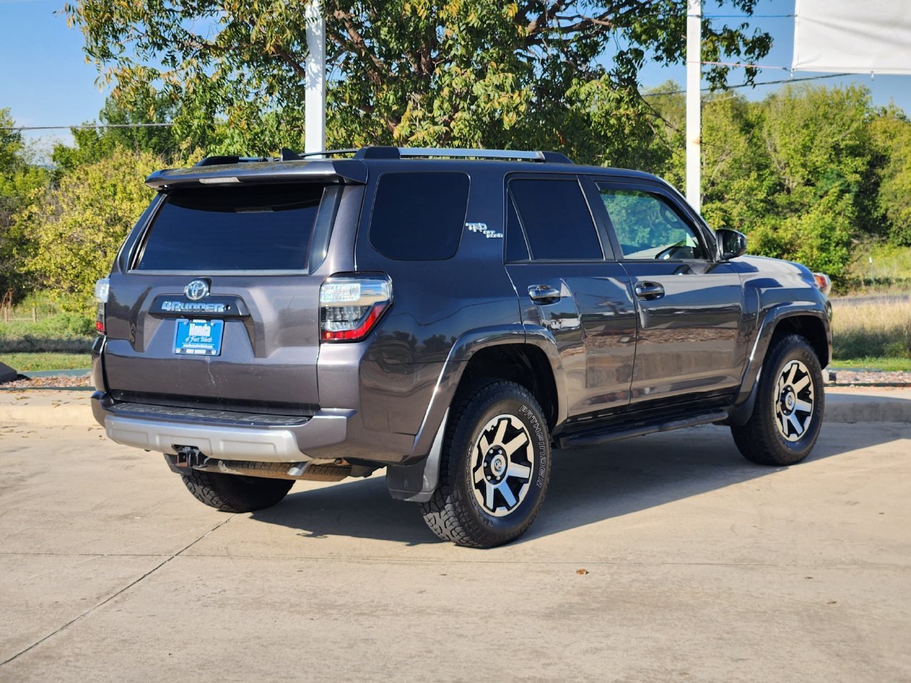 Used 2018 Toyota 4Runner TRD Off-Road AWD/4WD image 5