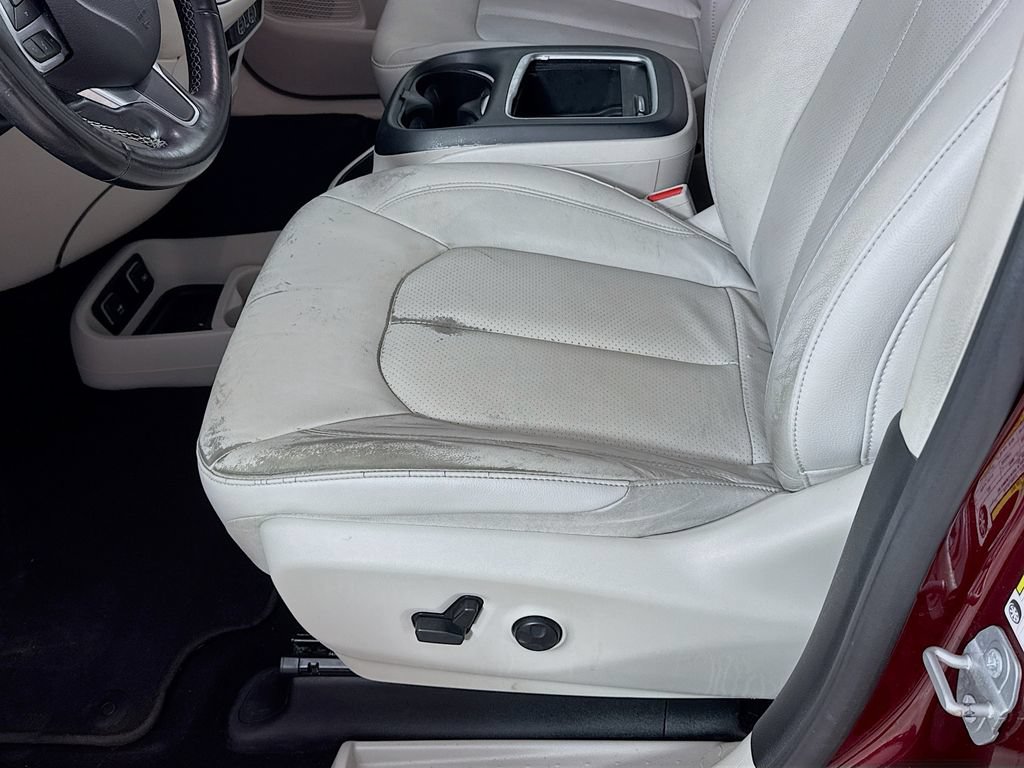 Used 2021 Chrysler Pacifica Touring-L w/ Premium & Safety Sphere Group FWD image 23