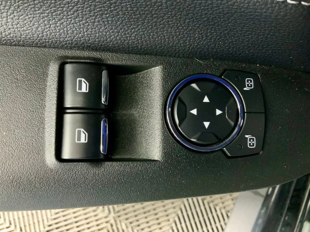 Used 2021 Ford Mustang Coupe image 19