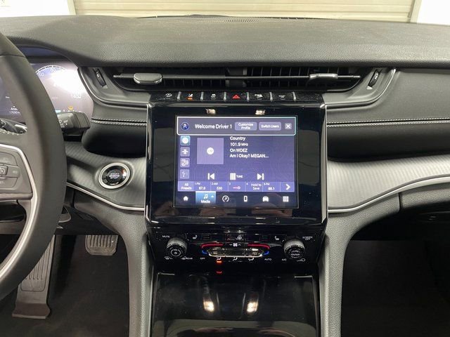 Used 2024 Jeep Grand Cherokee Altitude image 19