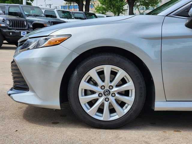 Used 2019 Toyota Camry LE FWD image 9