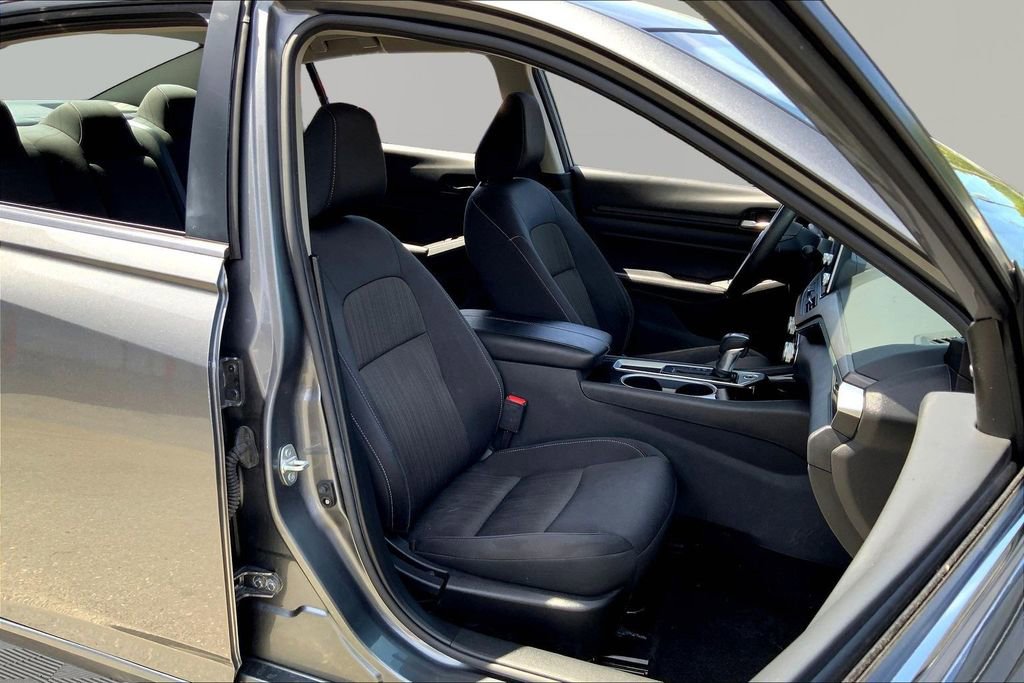 Used 2024 Nissan Altima 2.5 SV image 19