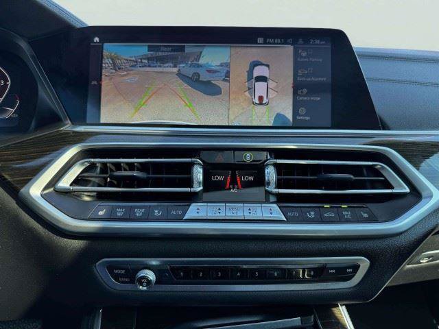 Used 2020 BMW X5 xDrive50i w/ Premium Package AWD/4WD image 31