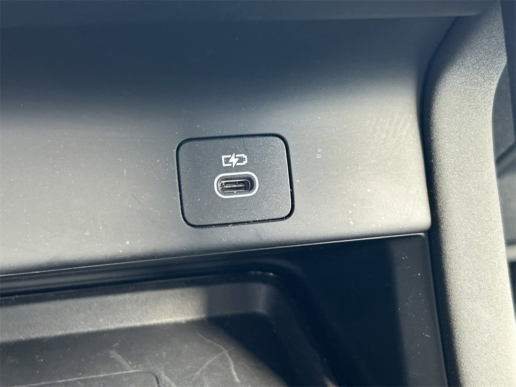 Used 2024 Land Rover Discovery Sport S image 35