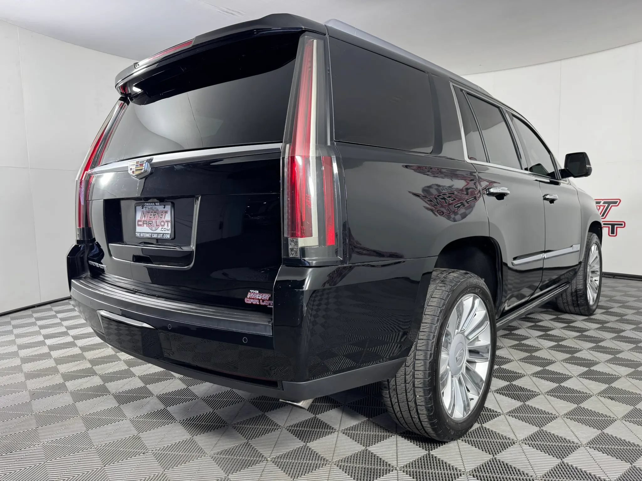 Used 2016 Cadillac Escalade Platinum AWD/4WD image 29