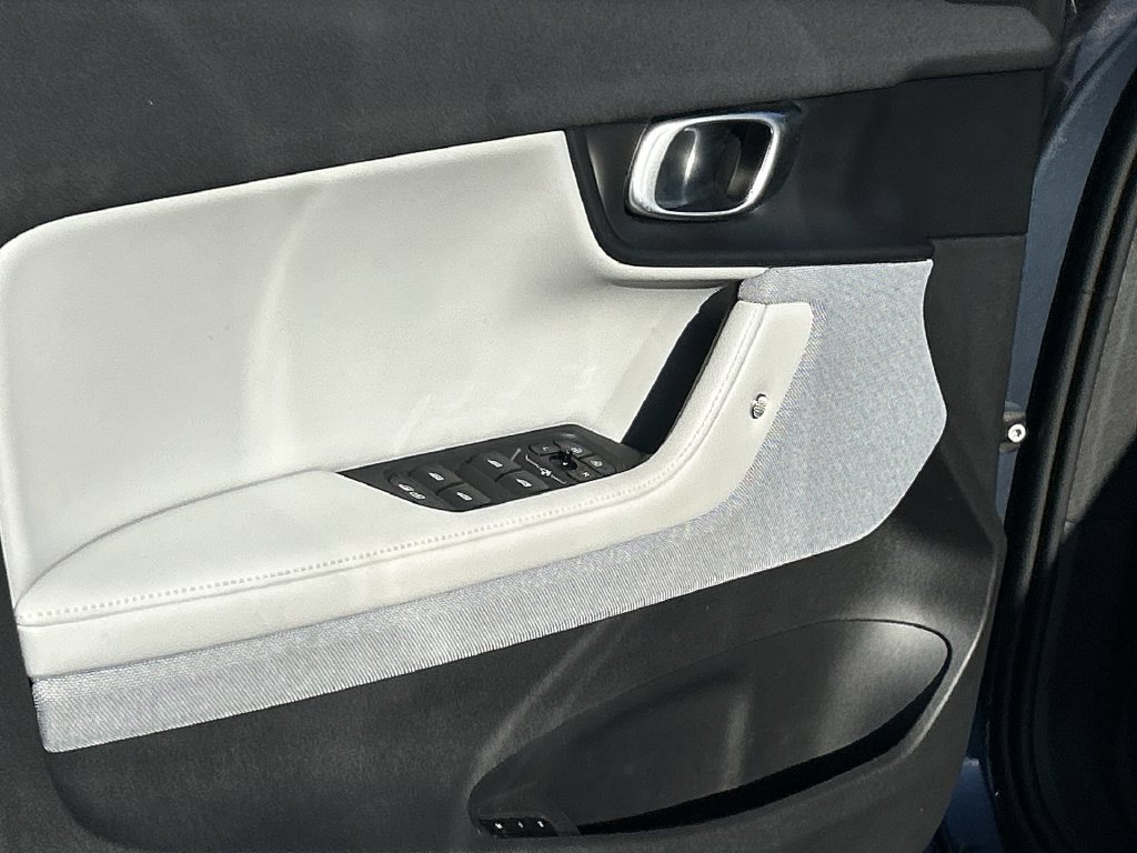 Used 2024 Polestar Polestar 2 AWD/4WD image 18