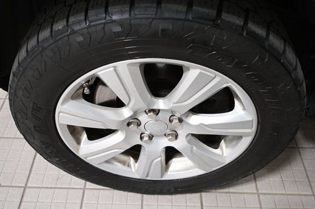 Used 2016 Land Rover LR4 HSE Silver Edition image 19