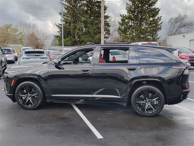 Used 2024 Jeep Wagoneer Launch Edition image 5