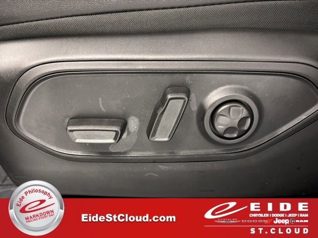 New 2025 Jeep Grand Cherokee Altitude image 18