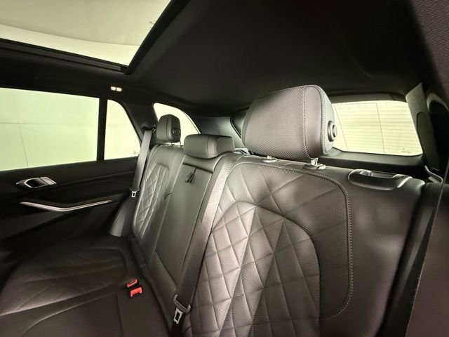 Used 2025 BMW X5 sDrive40i w/ Premium Package image 22