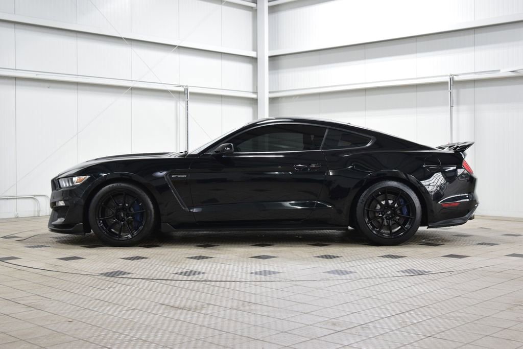 Used 2020 Ford Mustang Shelby GT350 w/ Technology Package RWD image 4