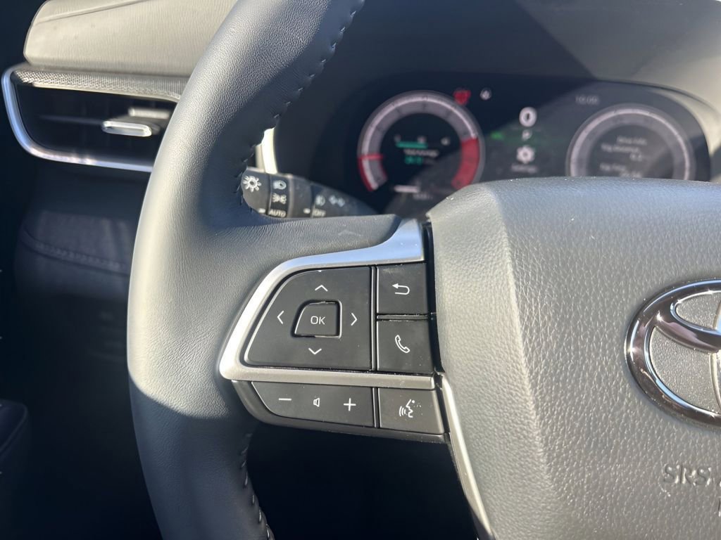 Used 2025 Toyota Highlander XSE image 24