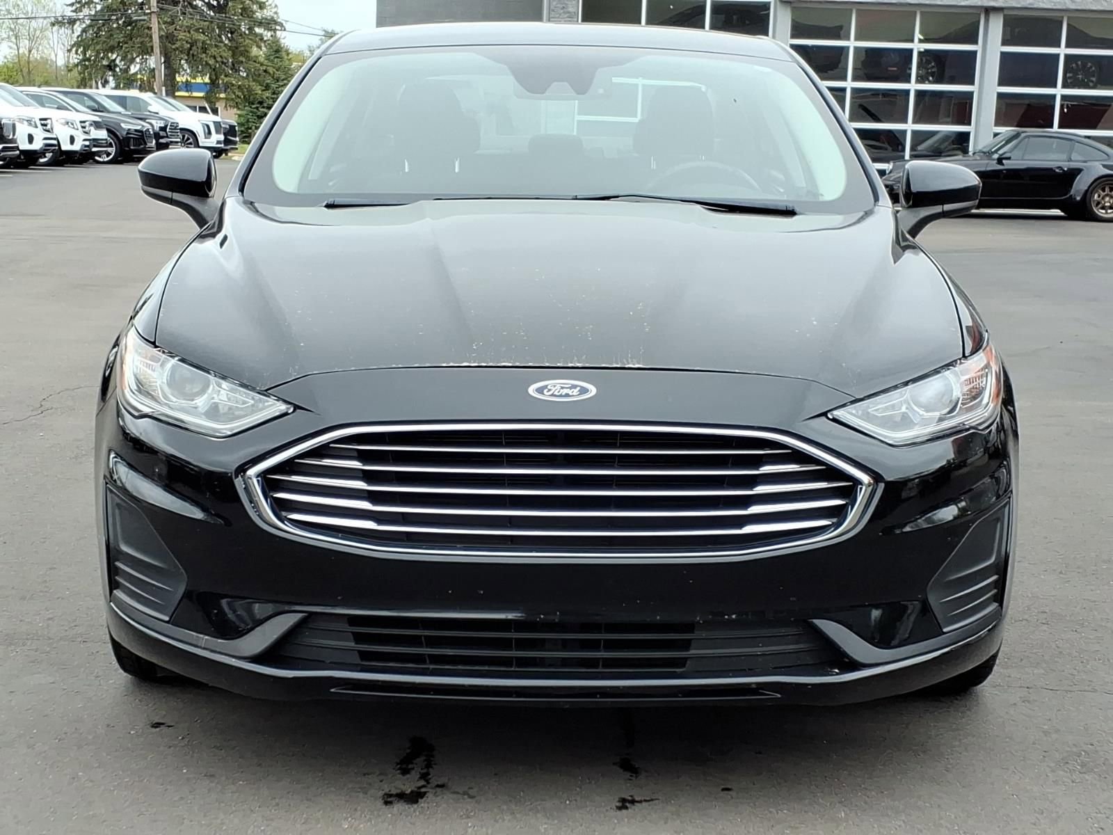 Used 2020 Ford Fusion SE FWD image 8
