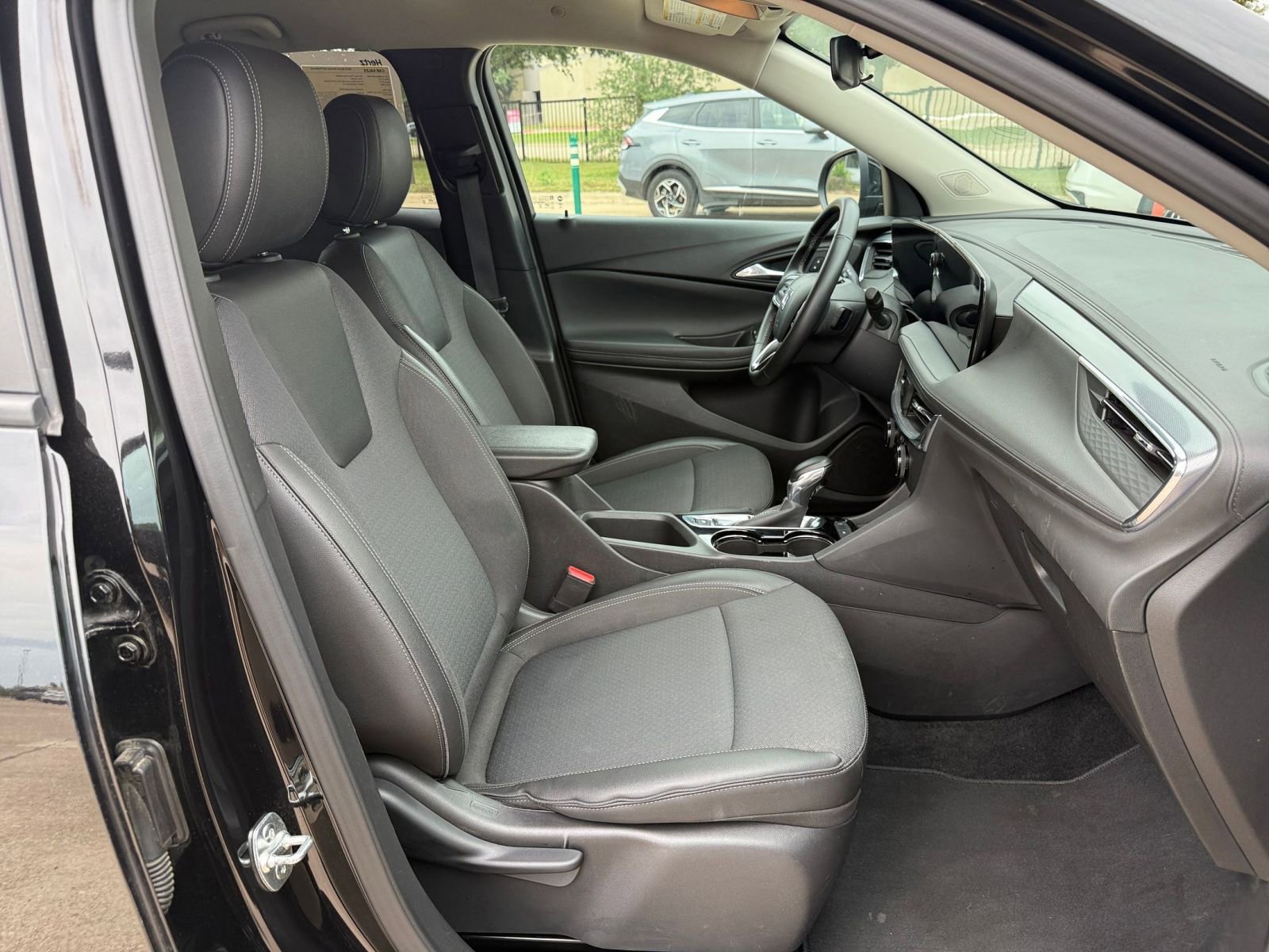 Used 2025 Buick Encore GX Preferred FWD image 37