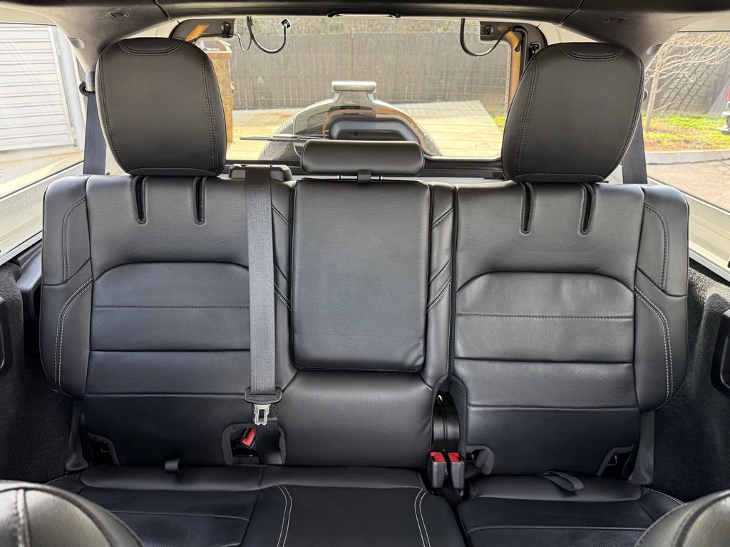 Used 2023 Jeep Wrangler Unlimited Sahara image 30