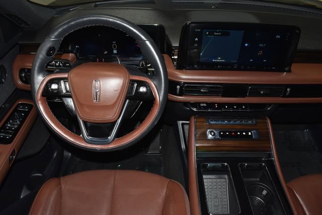 Used 2025 Lincoln Aviator Reserve image 14
