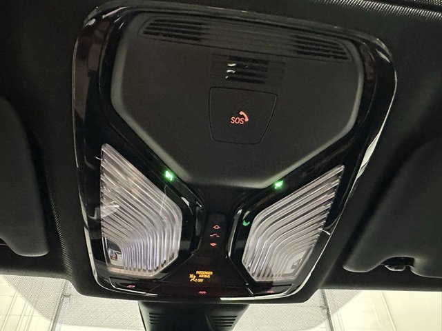 Used 2025 BMW 330i xDrive Sedan w/ Premium Package image 21